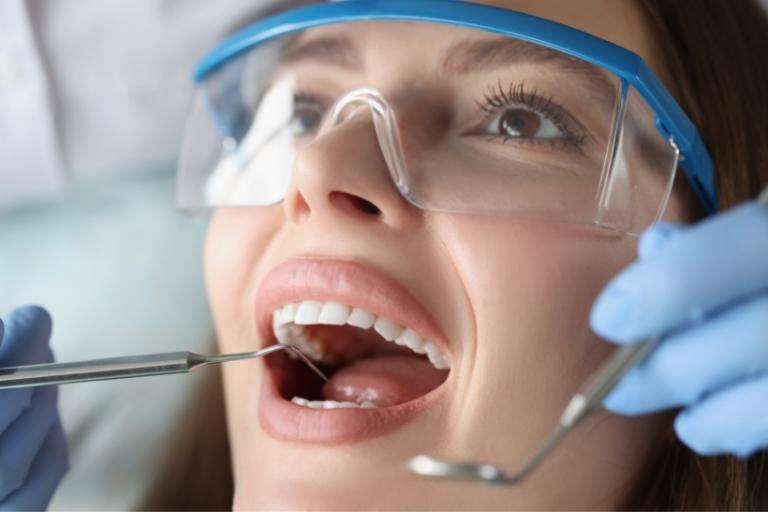 Centro Odontológico Vallina. Dentista en Mieres. Consejos para prevenir las caries dentales.